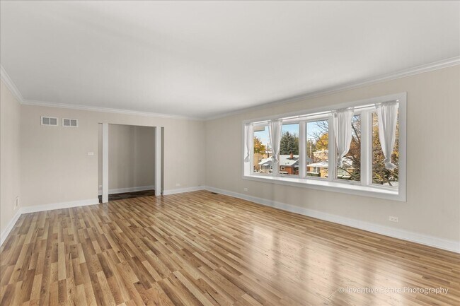 Foto del edificio - 10323 Canterbury St