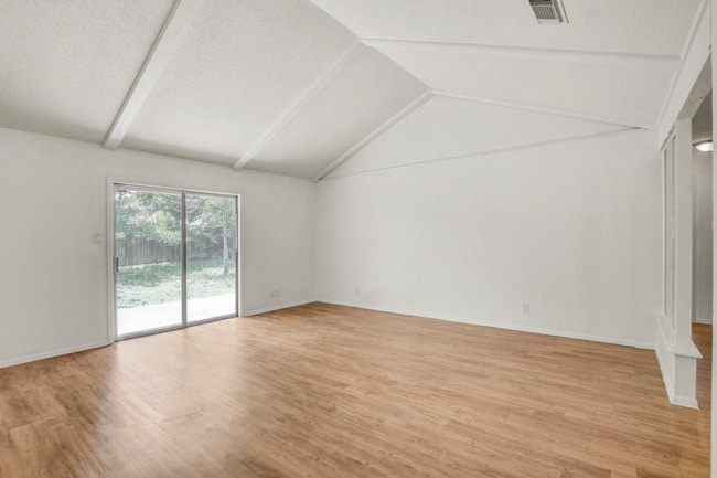 Building Photo - 705 Huntingdon Pl
