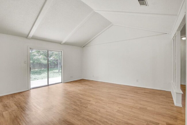 Foto del edificio - 705 Huntingdon Pl