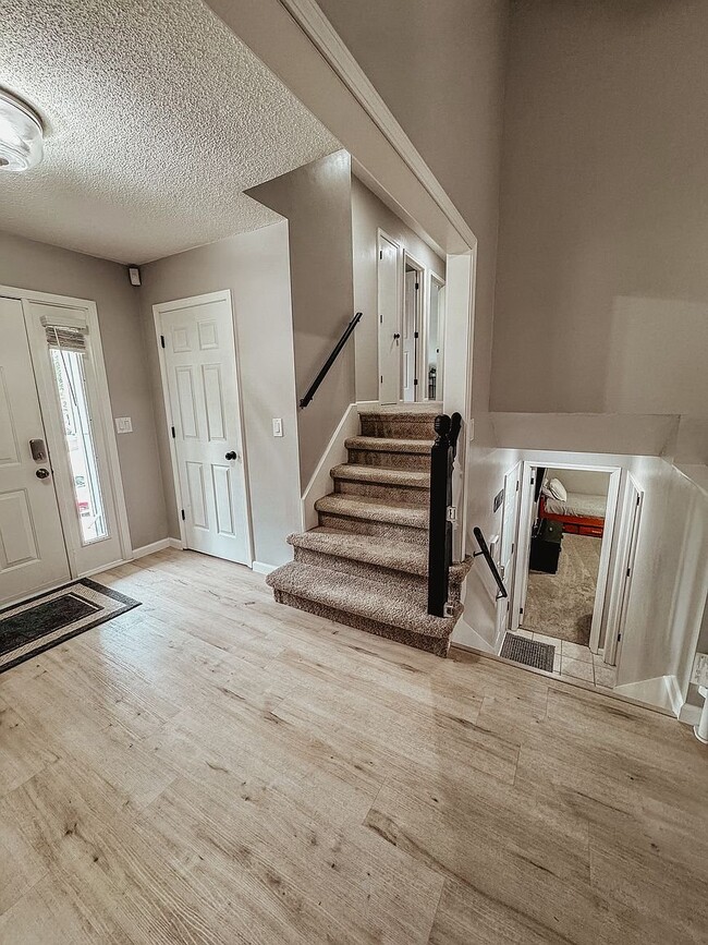Building Photo - 8133 Swarner Dr