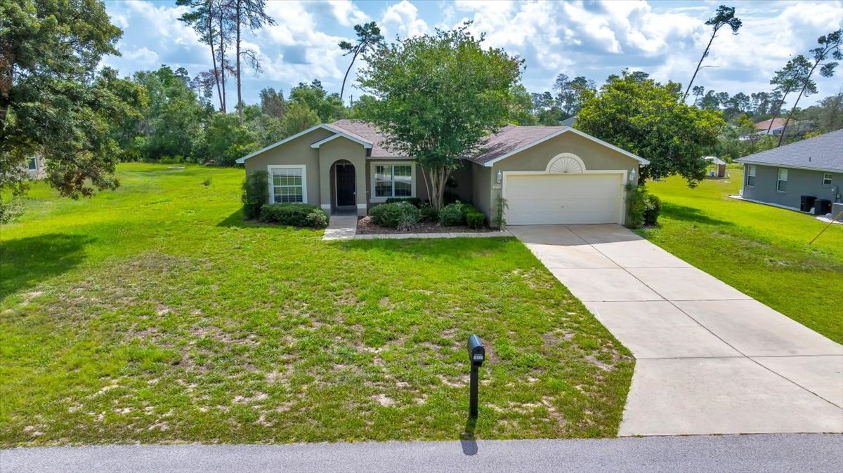 Foto principal - Spacious 3-Bed, 2-Bath Home for Rent in SW...