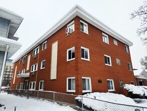 Building Photo - 424 Elgin Ave