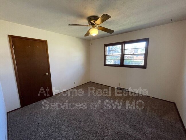 Building Photo - 2405 S Dollison Ave