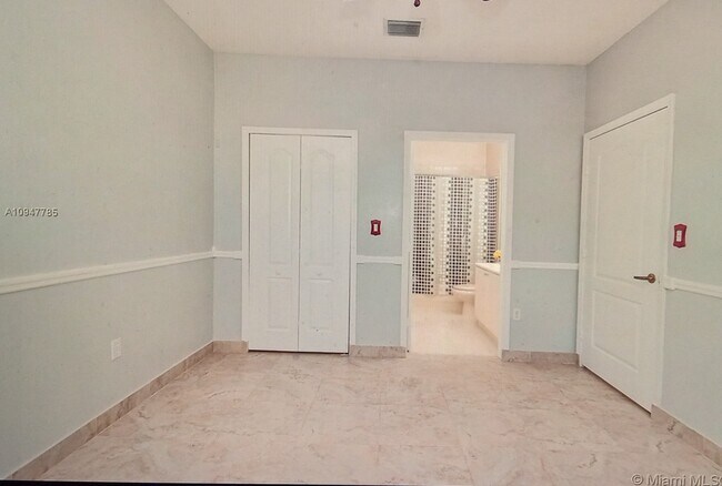 Foto del edificio - 17800 NW 73rd Ave