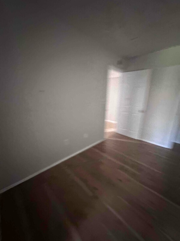 Foto del edificio - 219 Blossom Rd