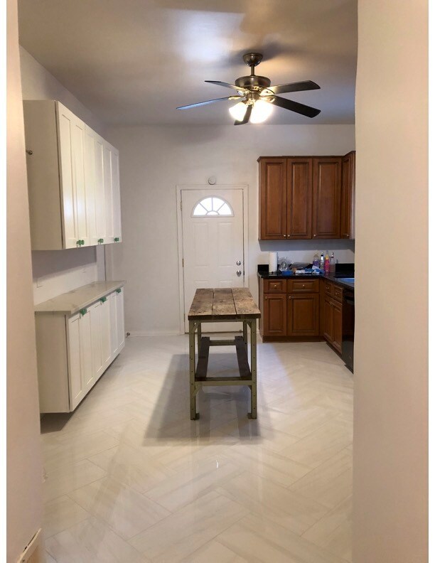 Foto del edificio - 1227 N Rockwell St