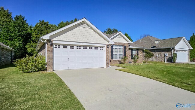 Foto del edificio - 111 Artesian Ln NW