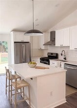 Building Photo - 10460 Willow View Cir