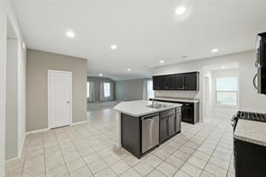 Foto del edificio - 16745 Portage St