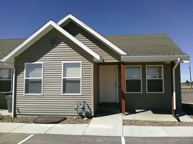 Building Photo - 33 S 475 E