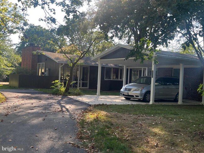 Foto del edificio - 2217 Marthas Rd