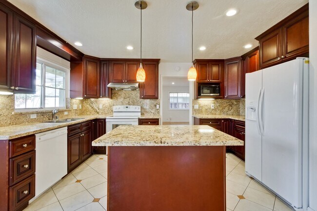 Building Photo - Prime Location! 1063 S. Bernardo Avenue: S...