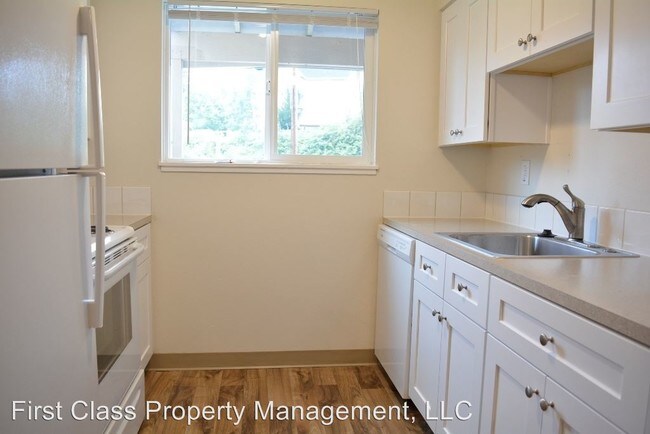 Building Photo - 9555 SW Hall Blvd
