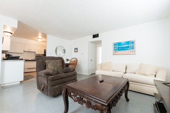 Foto del edificio - Stylish & Fully Furnished 2-Bedroom in the Heart of Farmington – Flexible Lease Terms!