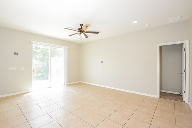 Building Photo - 12425 Hammock Pointe Cir