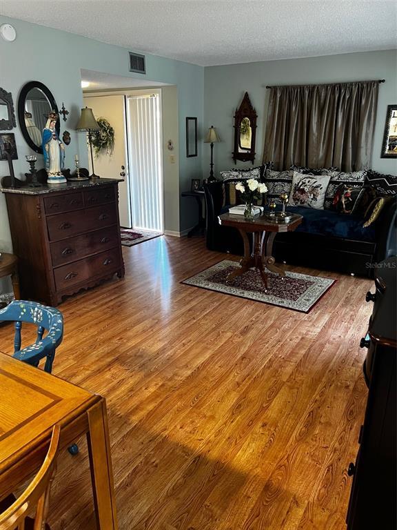 Building Photo - 100 Sweetgum Woods Ct