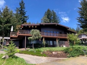 Building Photo - 1859 SE Magnolia Dr