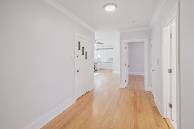 Foto del edificio - 1631 Monroe St