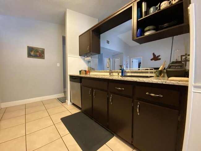 Building Photo - 488 Wild Fox Dr