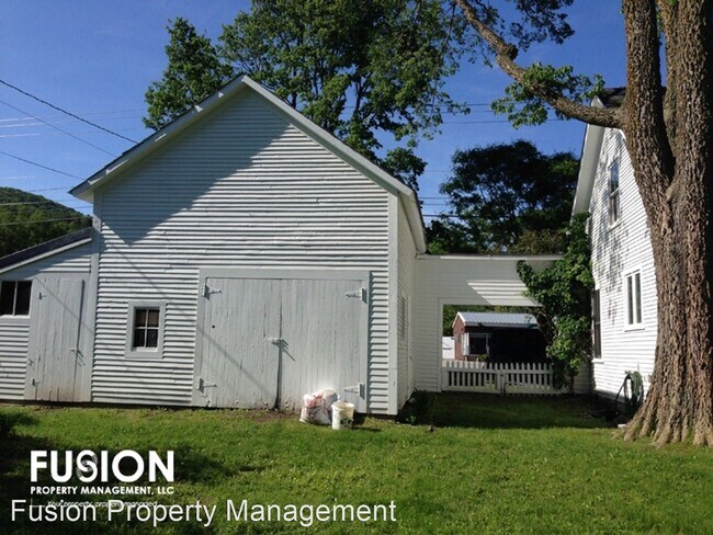 Foto del edificio - 4 br, 3 bath House - 48 Huntington Rd