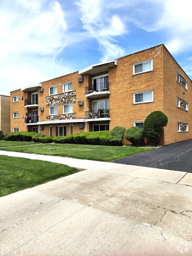 Building Photo - 4712 W 107th St