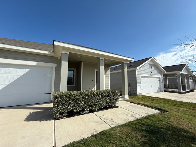 Building Photo - 1102 Treeta Trl