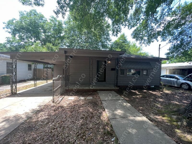 Primary Photo - 4801 West St