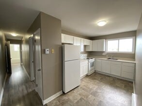 Building Photo - 34 Verdun St