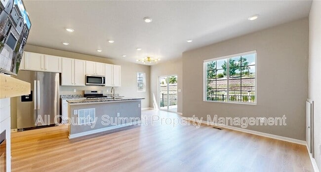 Foto del edificio - 1933 Villageview Ln