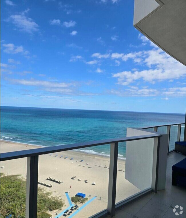 Building Photo - 3100 N Ocean Dr