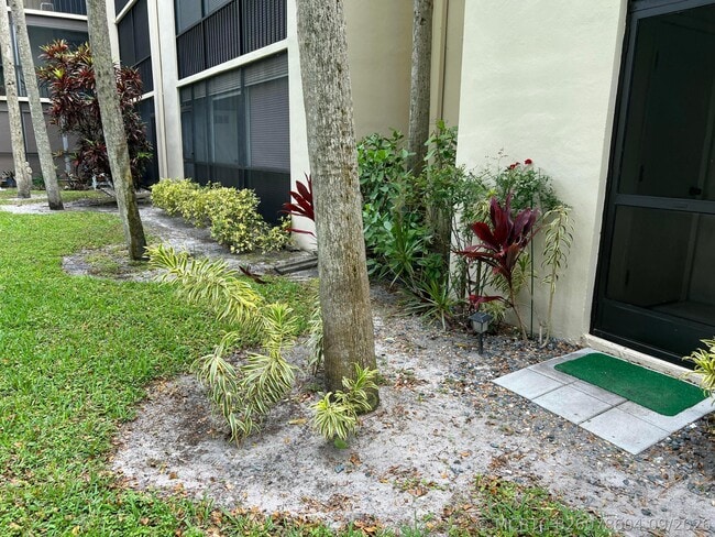 Building Photo - 5220 Las Verdes Cir