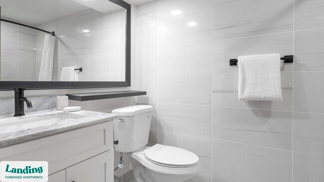 Foto del edificio - 2717 Capital Blvd