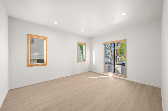 Formal Dining Room - 860 S Curson Ave