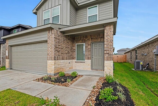 Building Photo - 5710 Redstone Gardens Dr