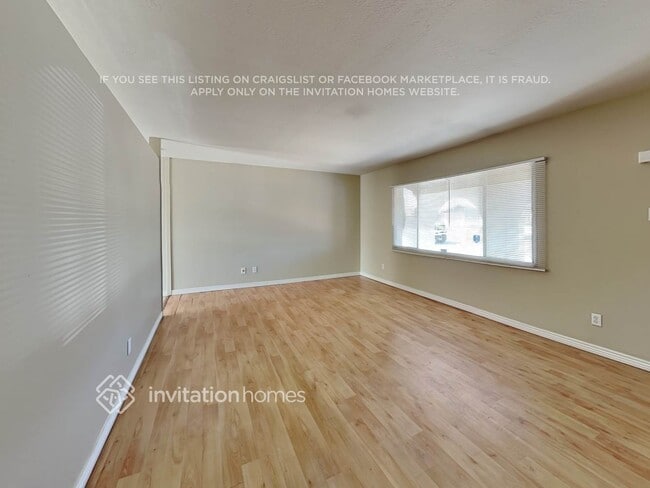 Foto del edificio - 3265 W Country Gables Dr