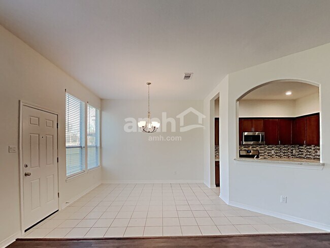 Foto del edificio - 2204 Perkins Crossing Dr