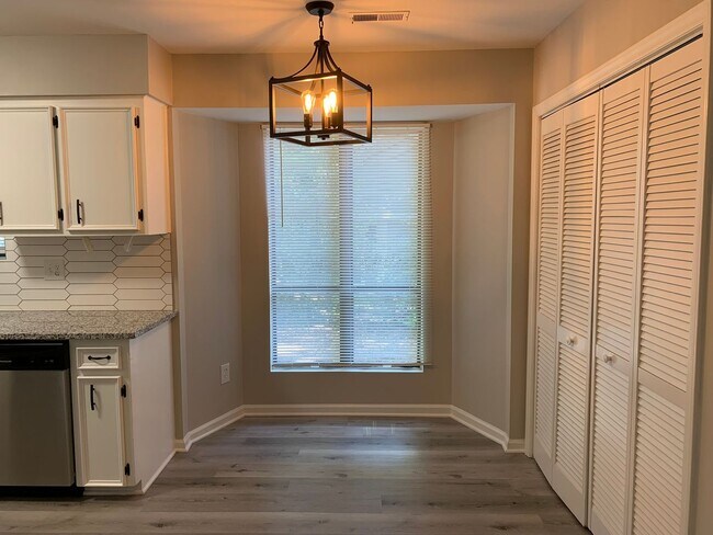 Building Photo - 5302