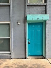 Building Photo - 3822 Southway Dr