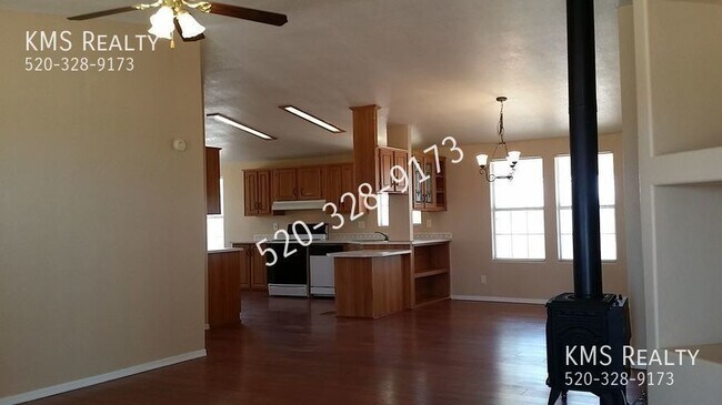 Building Photo - 3 Beds / 2 baths Manufactured Home - OWNER...