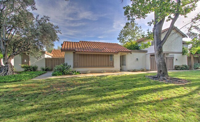 Building Photo - 5909 Manorwood Ct