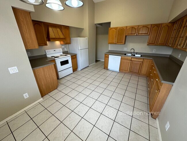 Building Photo - 6720 W Turquoise Ave
