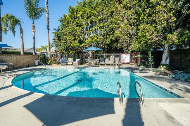 Pool - Bay Timbers Apartments
