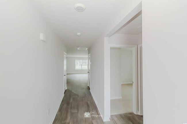 Building Photo - 302 Jeff Waters Cir