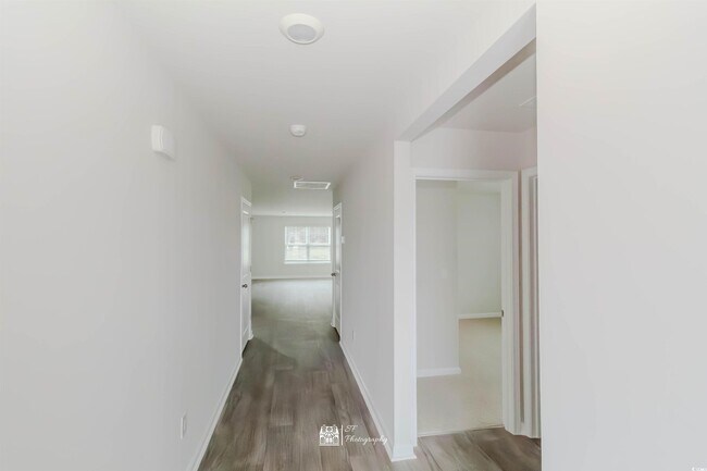 Foto del edificio - 302 Jeff Waters Cir