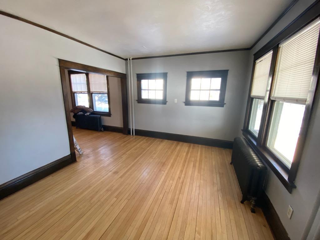 Foto principal - 129 E 3rd St