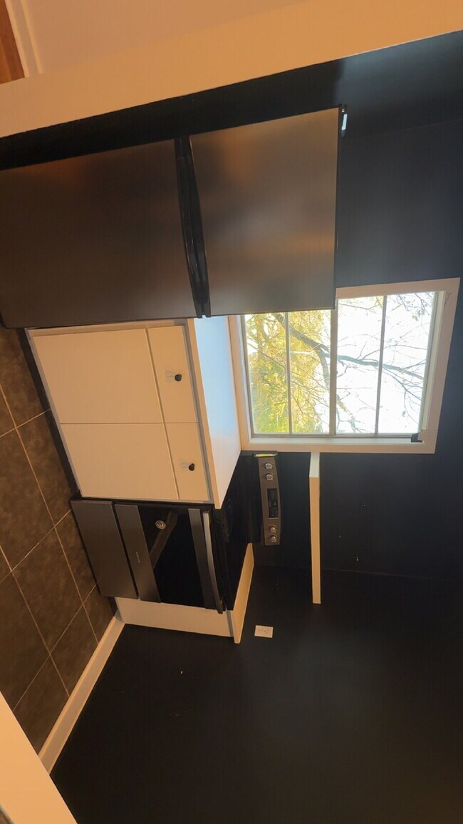 Foto del edificio - One bedroom in Belhaven Heights!