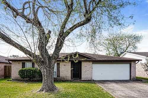 Photo - 9812 Robin St (La Porte, TX)