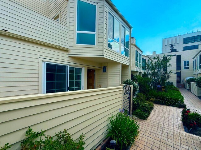 Building Photo - Experience refined coastal living in the h...