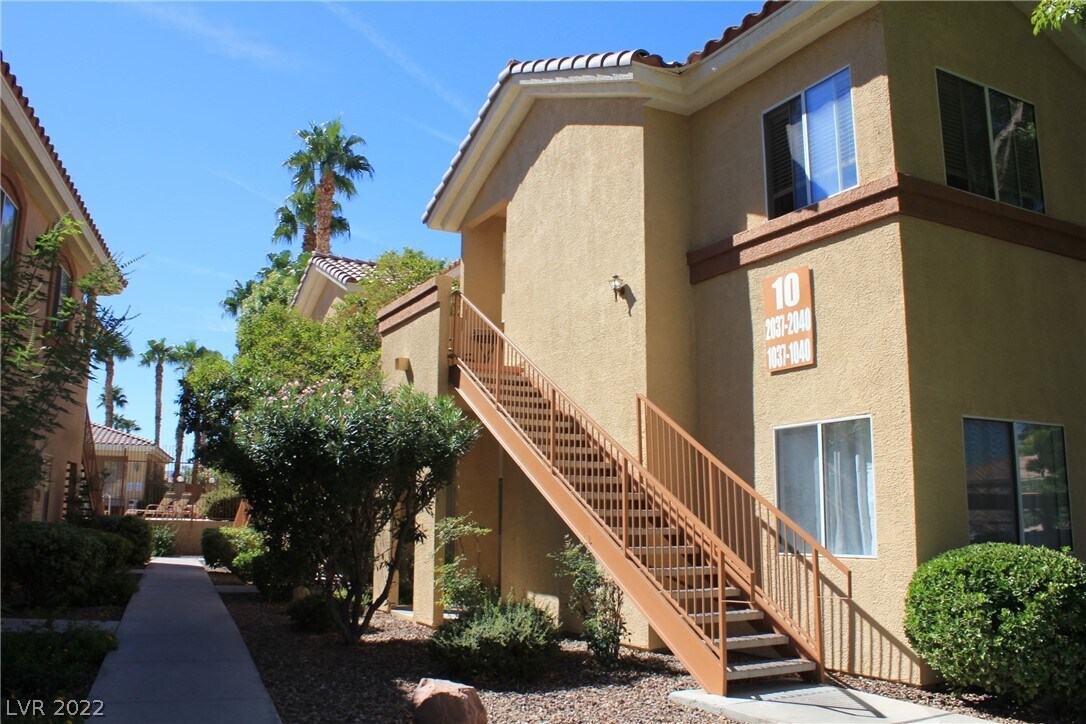 Primary Photo - 1050 E Cactus Ave
