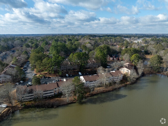 Building Photo - Water Vista